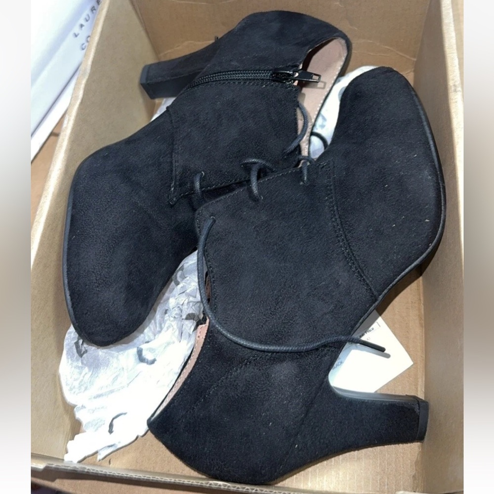 Leona Black Women's Ankle Boots size 9